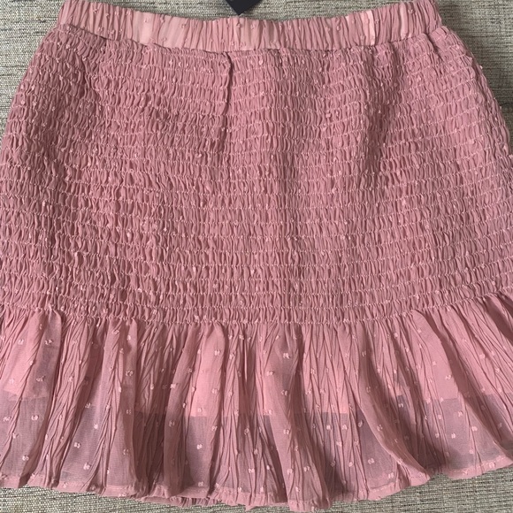 💫HP‼️💫 NWT LULUS Chic Treatment Smocked Mini Skirt, Mauve w/Swiss Dots, Small - Picture 3 of 5